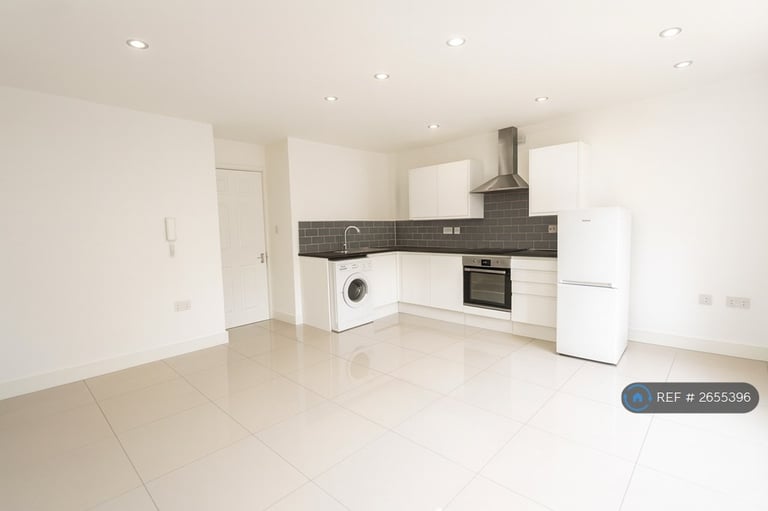 1 bedroom flat in Spire View, Southampton, SO15 (1 bed) (#2655396)