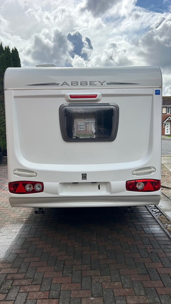 Swift Abbey Vogue 460, 2008 - 2 Berth Caravan with Motor Mover