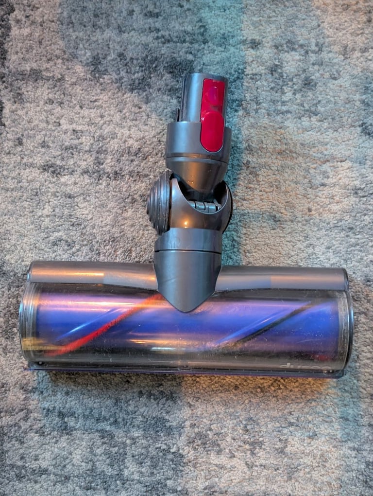 Dyson v7 cordless vacuum cleaner VGC as new 