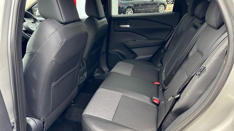 2025 Nissan Qashqai 1.3 DiG-T MH N-Connecta [Glass Roof] 5dr Petrol Hatchback Hatchback Petrol Ma...