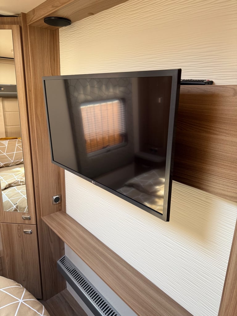 Swift elegance 835 2022