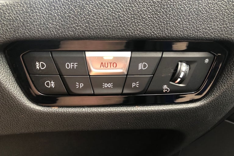 2019 BMW 3 Series 320i xDrive M Sport 4dr Step Auto Saloon PETROL Automatic