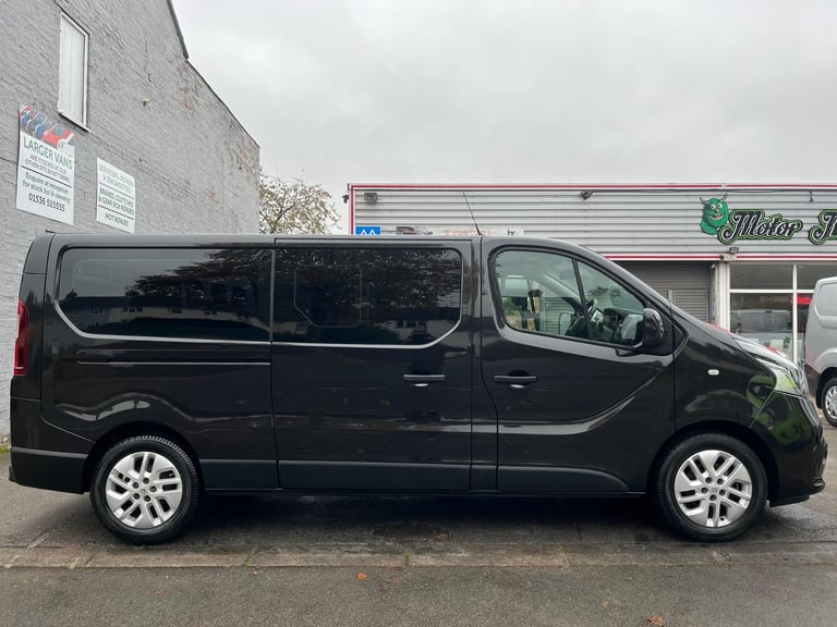 image for Renault Trafic LL29 Energy dCi 125 Sport Nav 9 Seat LWB Minibus 