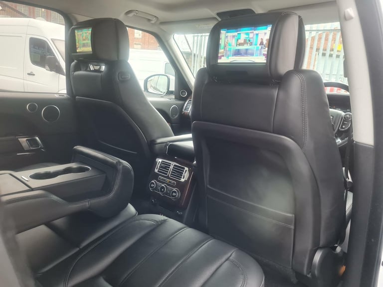 Land Rover Range Rover vogue SE AUTO 3.0 TDV6 Black pack FSH WITH LAND ROVER 