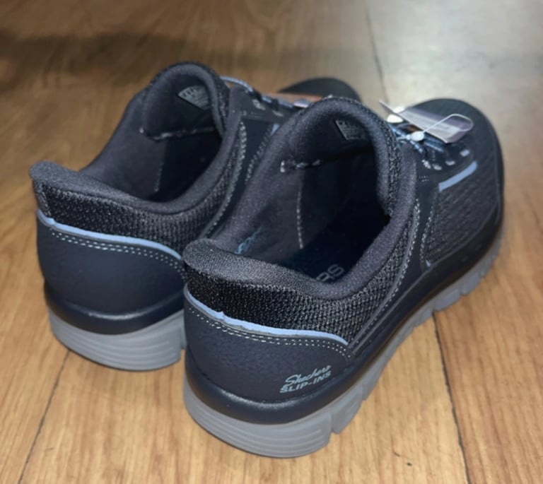Size 4 ladies Skechers 