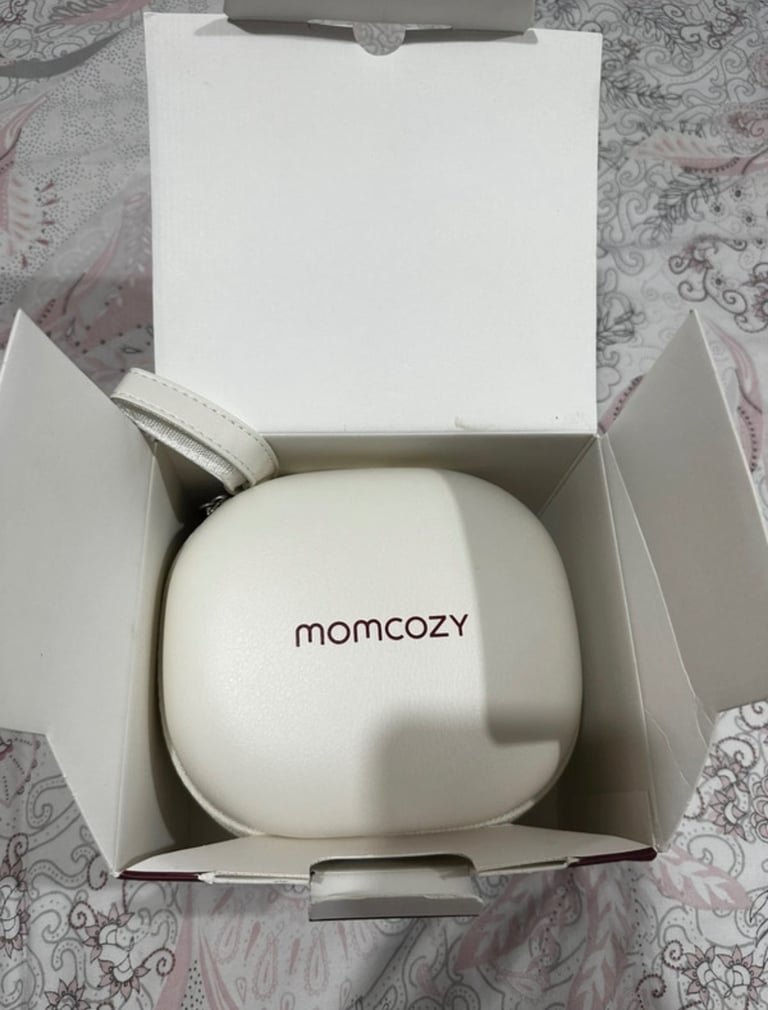 image for Momcozy M5 wearable breast pump