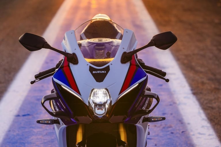 2026 new GSX-R1000R 40th Anniversary model. It's back! Price to be announced.