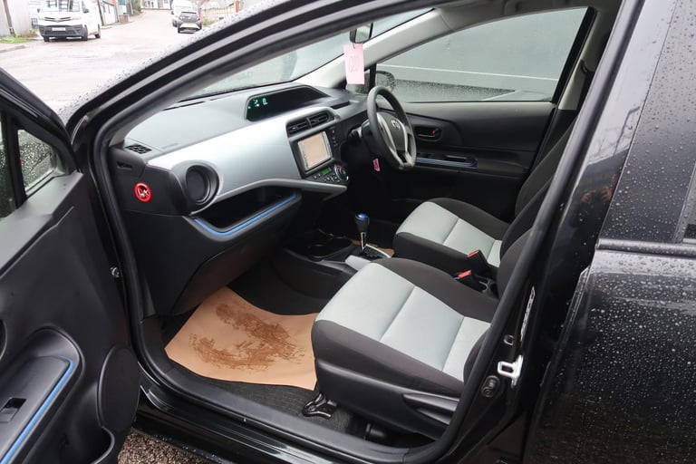 Toyota Aqua/Aygo/Yaris/Fit/Jazz Hybrid 1.5 Auto 5 Seater 5 dr Hatchback ULEZ Q20