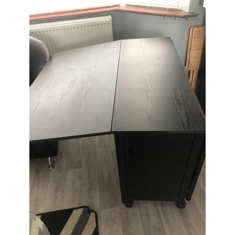 Dinning room table & 6 chairs £140 Ono 