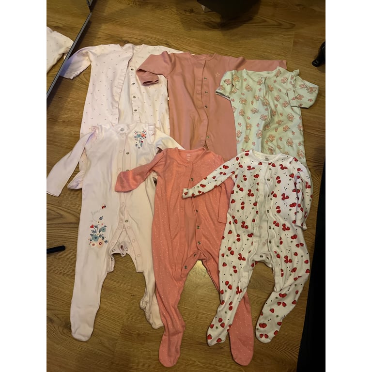 Baby girl baby grow 9-12 month 