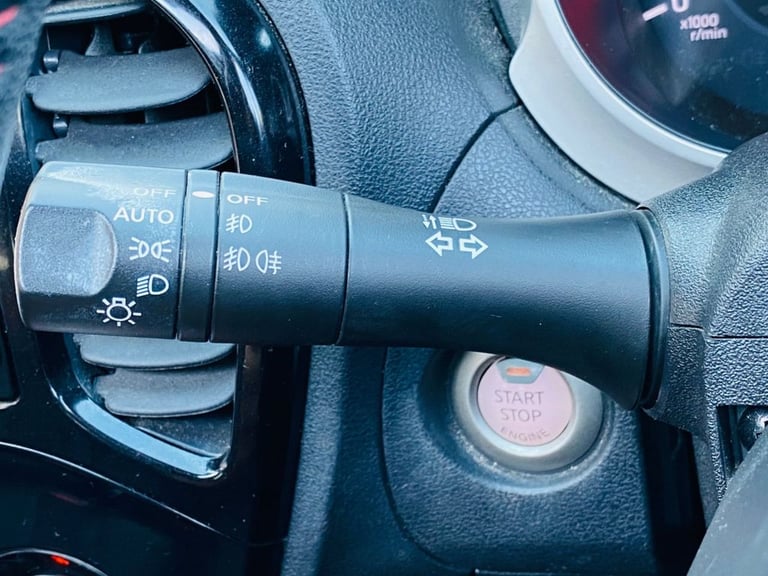 2015 Nissan Juke 1.2 DIG-T Tekna SUV 5dr Petrol Manual Euro 6 (s/s) (115 ps) HATCHBACK Petrol Manual