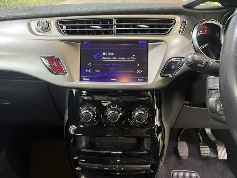 2017 DS Automobiles DS 3 1.2 PureTech Chic Hatchback 3dr Petrol Manual Euro 6 (82 ps) Hatchback P...