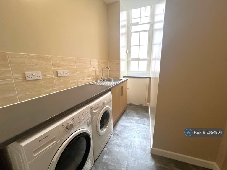 5 bedroom flat in St Nicholas Street, Bristol, BS1 (5 bed) (#2654894)