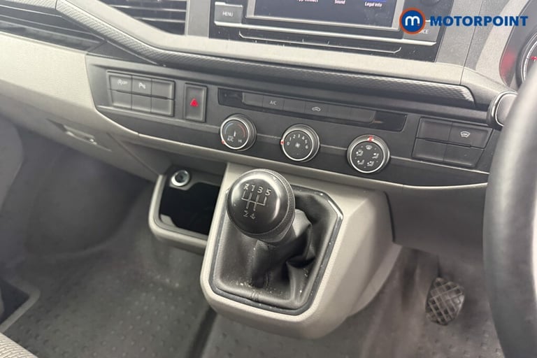 2024 Volkswagen Transporter 2.0 TDI 110 Highline Van PANEL VAN DIESEL Manual