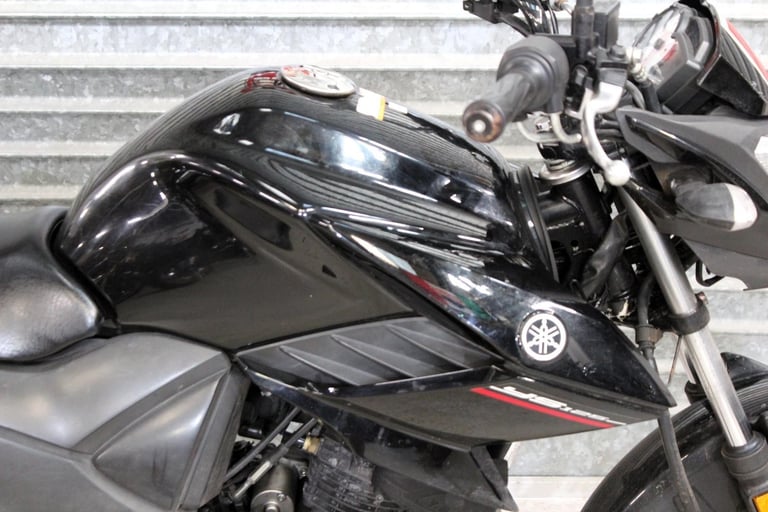 2018 18 YAMAHA YS 125 LEARNER LEGAL TRADE SALE BLACK 28K MILES NEW MOT YS125 YBR
