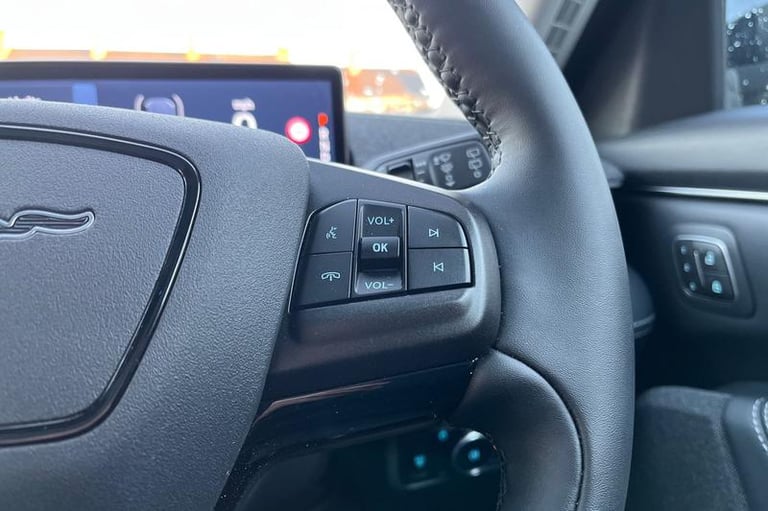 2024 Ford Mustang Mach-E Standard Range 72kWh Select SUV 5dr Electric Automatic (268 ps), Large M...