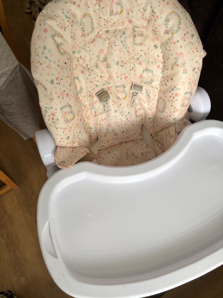Selling our Mamas & Papas Baby Highchair - £30