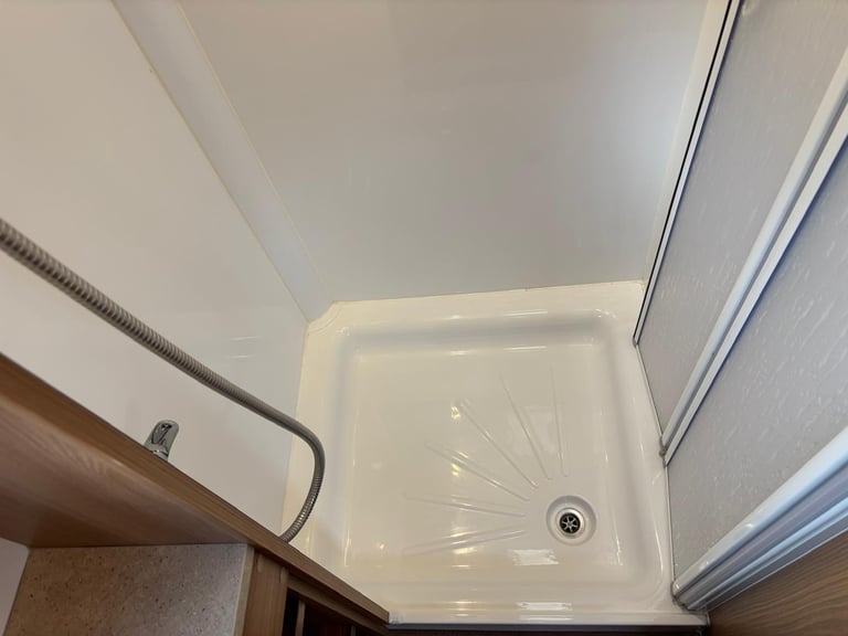 2017 BAILEY PEGASUS BRINDISI, 4 BERTH WITH ISLAND BED, NEW MATTRESS