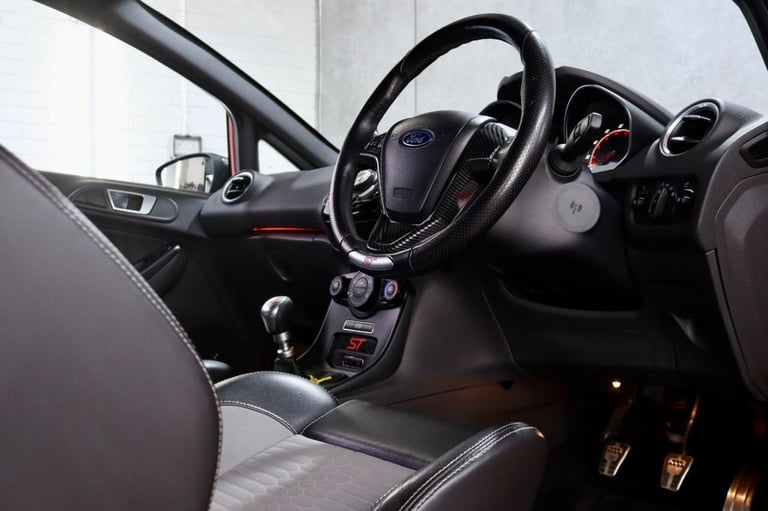 2015 Ford Fiesta 1.6 EcoBoost ST-2 3dr HATCHBACK PETROL Manual