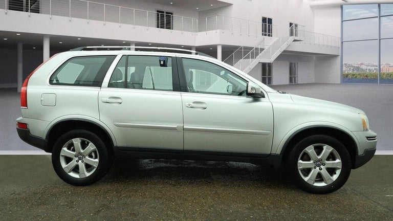 Volvo XC90 2.4 D5 SE Lux Geartronic 4WD Euro 5 5dr Diesel