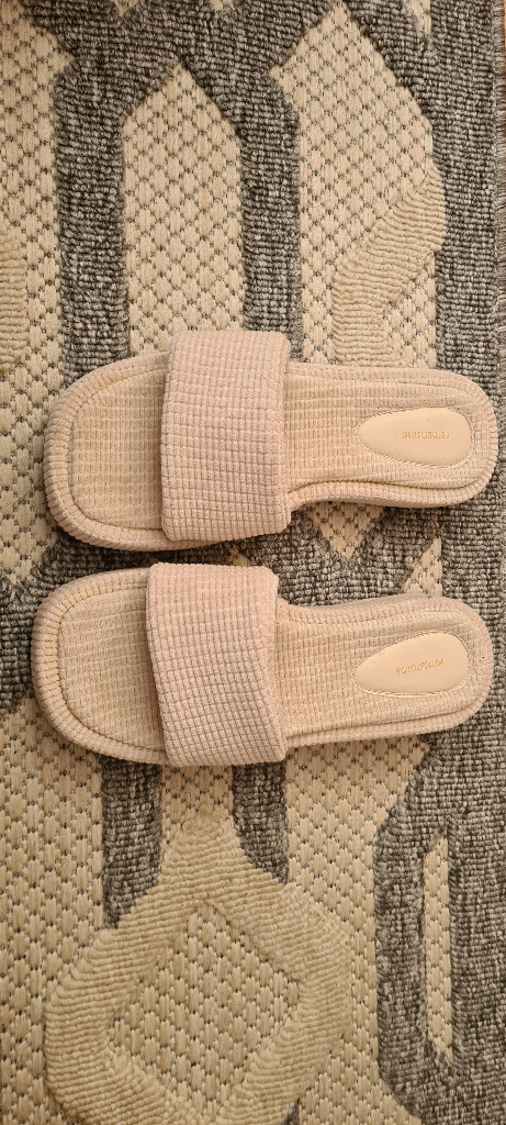 Prettylittlething Sandals 