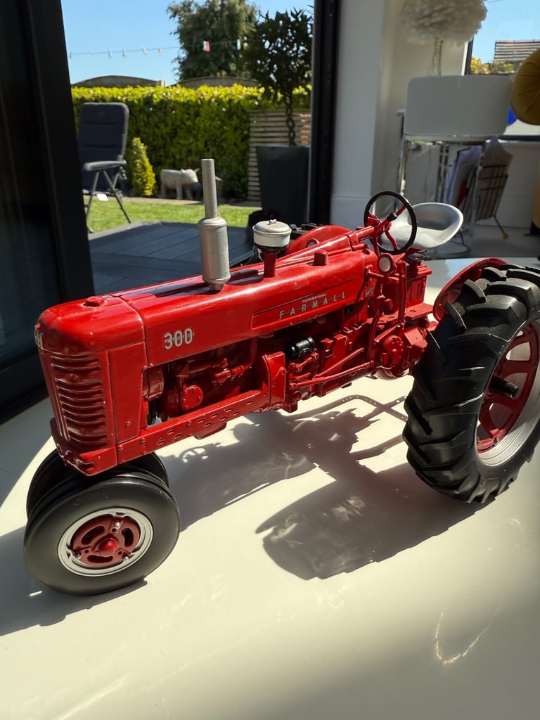 1/16 Speccast International harvest farmall 300 vintage gas tractor boxed rare