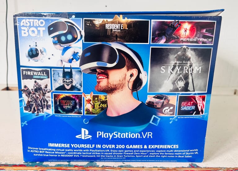 PS4 VR Worlds Virtual Reality Headset with Move Controllers