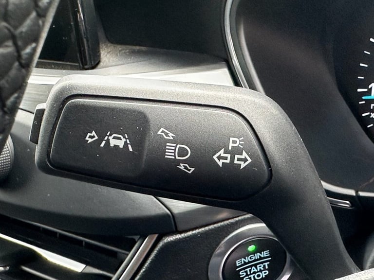 2019 Ford Focus 1.0T ECOBOOST TITANIUM 5dr EURO 6 (s/s) (125 ps) WITH SERVICE HISTORY  Hatchback ...