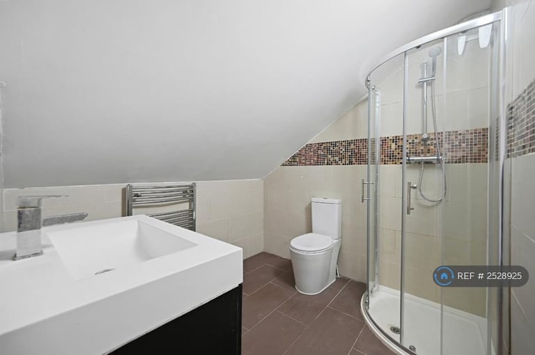 4 bedroom flat in Dudley Road, Harrow, HA2 (4 bed) (#2528925)