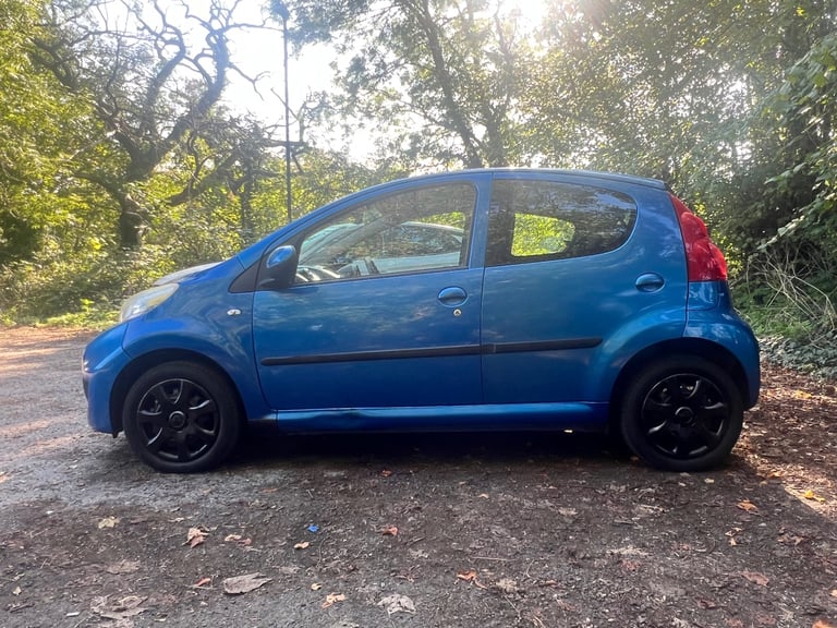 image for Peugeot, 107, Hatchback, 2011, Manual, 998 (cc), 5 doors