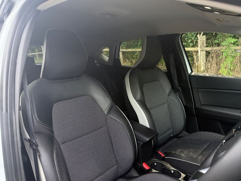 2022 Renault Captur 1.6 E-TECH 9.8kWh SE Edition SUV 5dr Petrol Plug-in Hybrid Auto Euro 6 (s/s H...