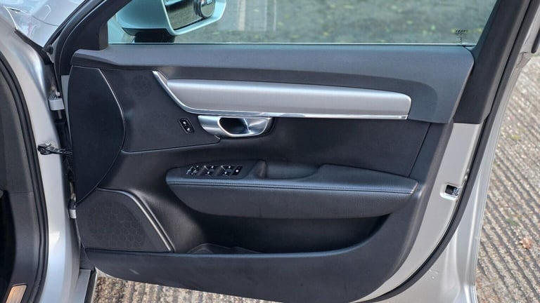 VOLVO S90 2.0 D4 Momentum Auto Euro 6 (s/s) 4dr 2018