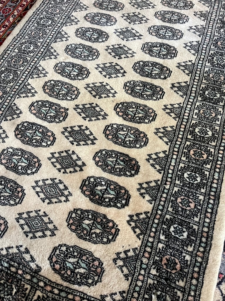 HANDMADE SOFT FEEL WOOL RUG 