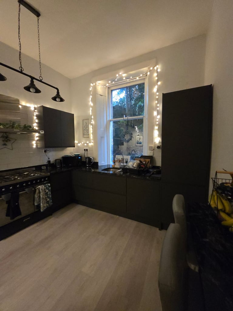 2 Bedroom Glasgow West End Flat (short let)