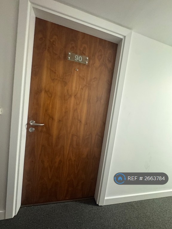 2 bedroom flat in The St. George Building, Leeds, LS1 (2 bed) (#2663784)