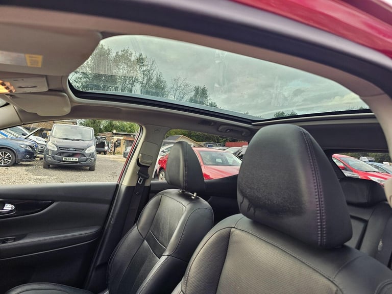 2015 Nissan Qashqai 1.6 dCi Tekna XTRON 2WD Euro 6 (s/s) 5dr HATCHBACK Diesel Automatic