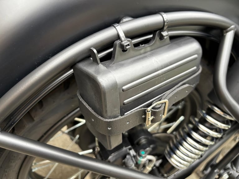 2023 / 23 Royal Enfield CLASSIC 350 £3500 Black 201 miles.
