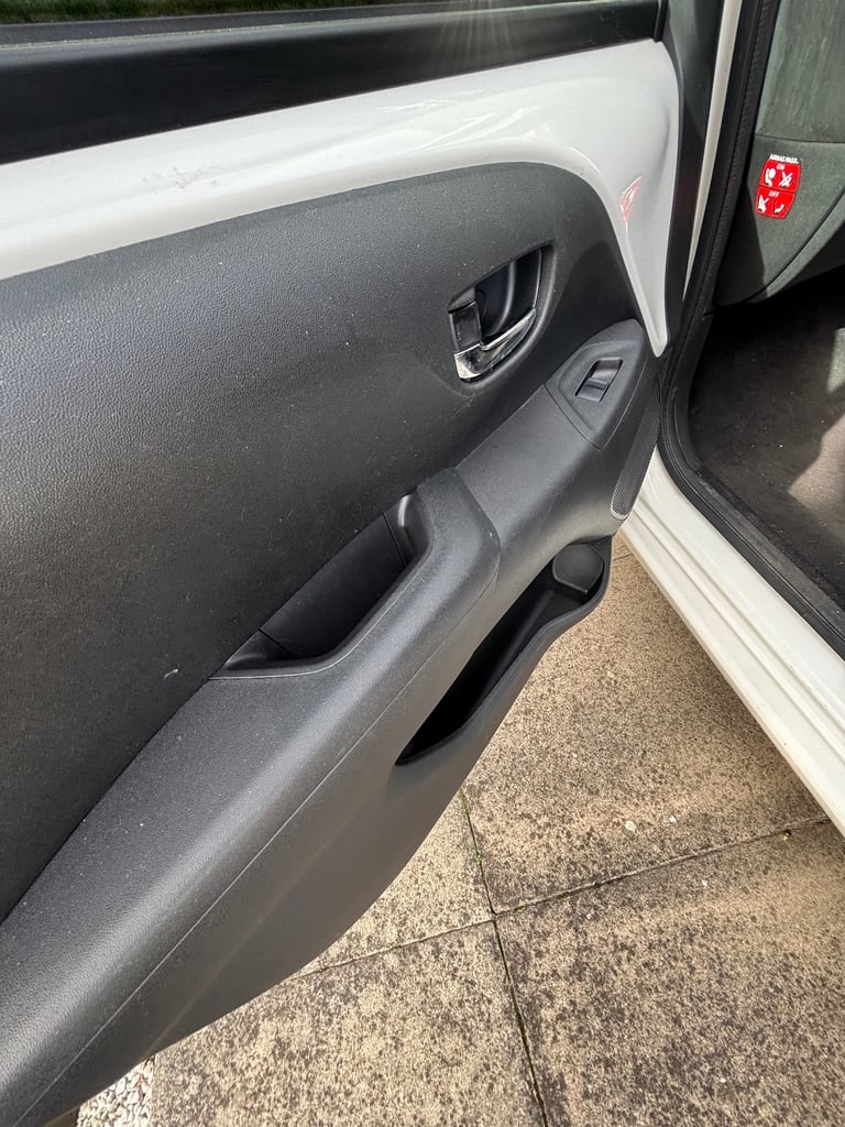 Toyota, AYGO, Hatchback, 2017, Semi-Auto, 998 (cc), 5 doors