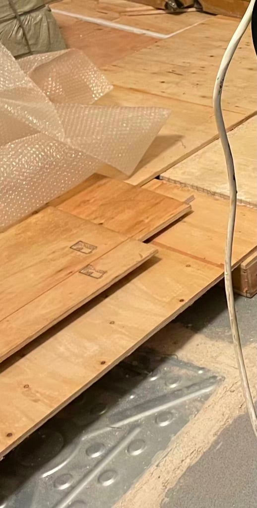 image for free pallet and wooden board (dry and clean)