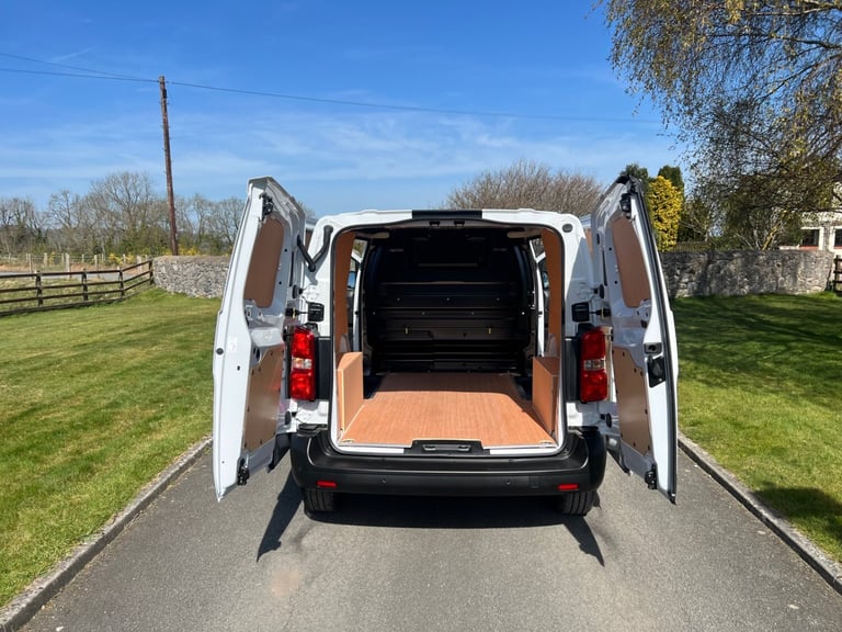 VAUXHALL VIVARO 1.5 TURBO D 120PS PRIME L1 SWB VAN 74 REG ONLY 41 MILES