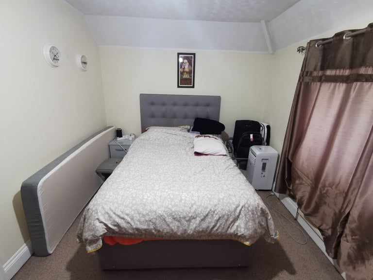 Double bedroom for a professional person