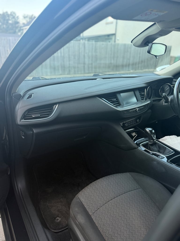 Vauxhall, INSIGNIA, Hatchback, 2019, Manual, 1598 (cc), 5 doors