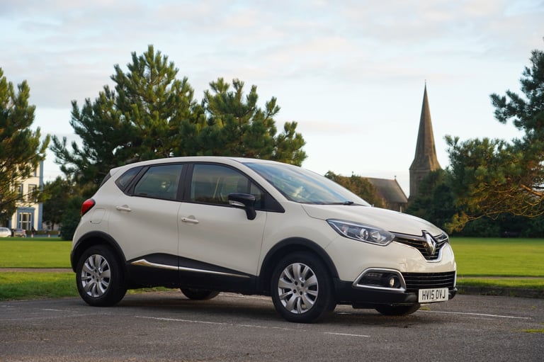 Renault, CAPTUR, Hatchback, 2015, Manual, 1461 (cc), 5 doors