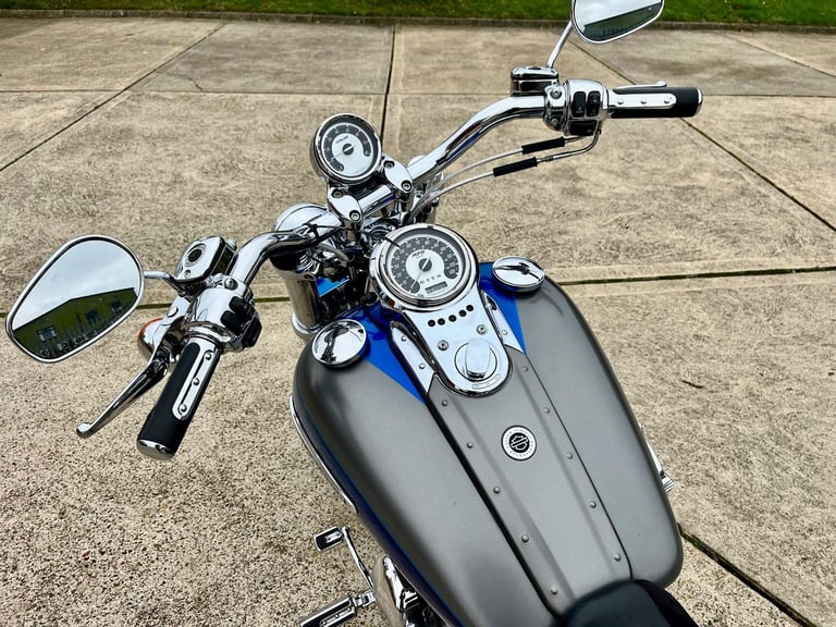 Harley-Davidson FXDFSE FATBOB SCREAMIN EAGLE CVO 110. ONLY 14698 MILES