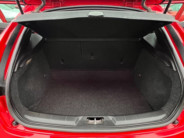 2015 Volvo V40 2.0 D4 R-Design Nav Hatchback 5dr Diesel Manual Euro 6 (s/s) (190 ps) HATCHBACK Di...
