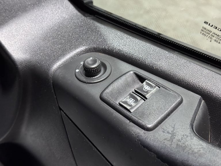 2016 Vauxhall Vivaro 1.6 CDTi 2900 BiTurbo ecoFLEX Sportive Crew Van Double Cab 5dr Diesel Manua ...