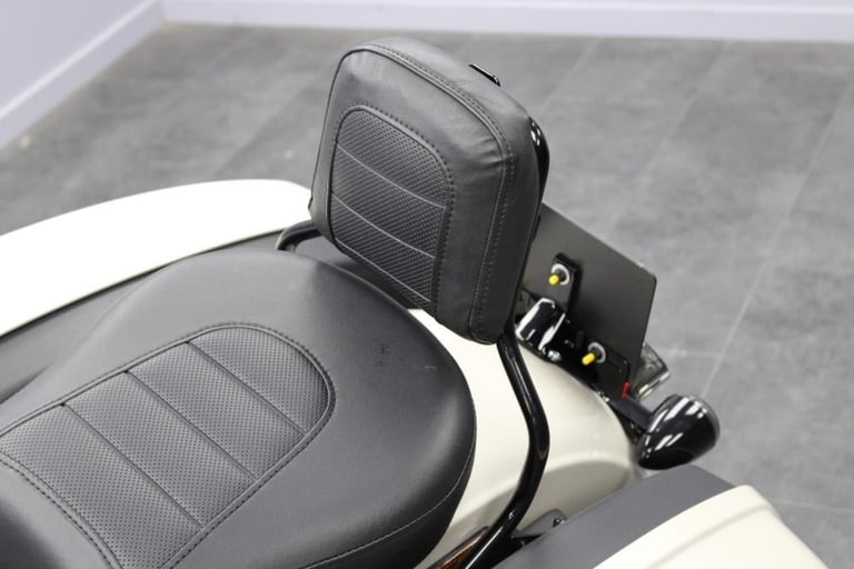 2023 Harley-Davidson FXLRST Softail Low Rider ST in White Sand Pearl