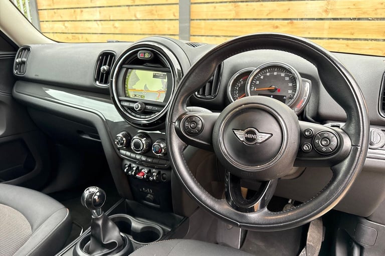 2017 MINI Countryman 1.5 Cooper SUV 5dr Petrol Manual Euro 6 (s/s) (136 ps) HATCHBACK Petrol Manual