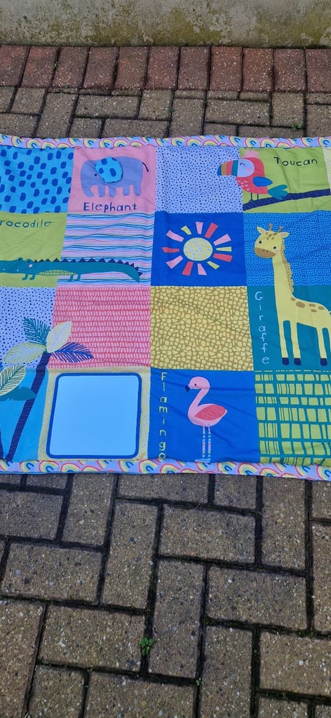 CHAD VALLEY TROPICAL JUNGLE LARGE FOLDABLE PLAY MAT. EXCELLENT CONDITION.