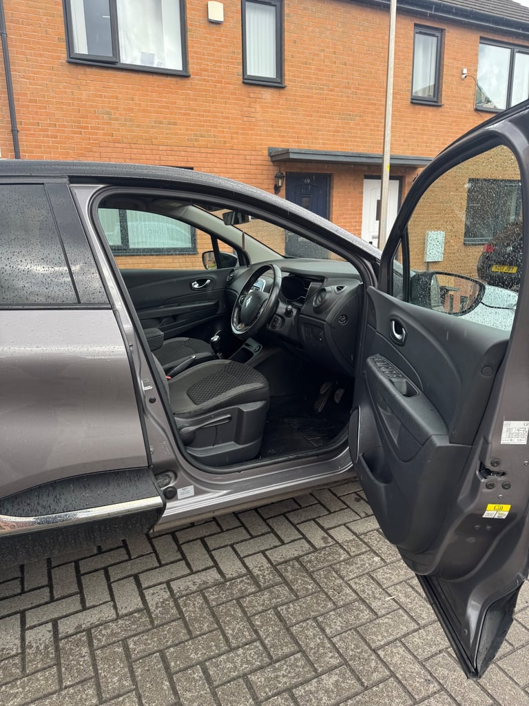 Renault, CAPTUR, Hatchback, 2017, Manual, 1461 (cc), 5 doors